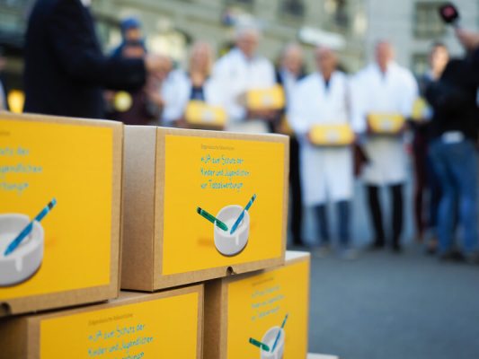 Referendum to ban tobacco advertising in Switzerland reaches 100,000 signatures