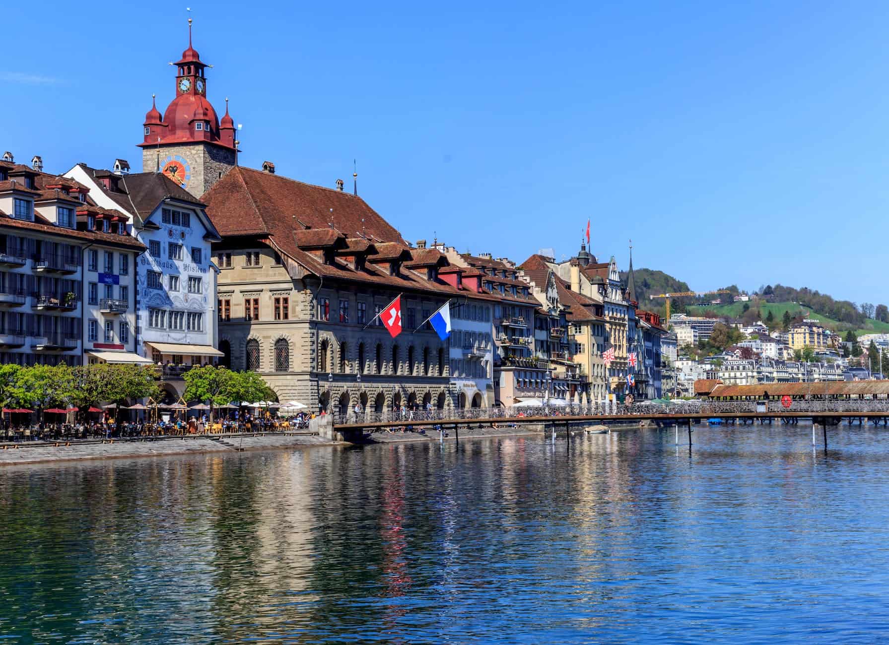 Swiss housing market tightens further in 2022