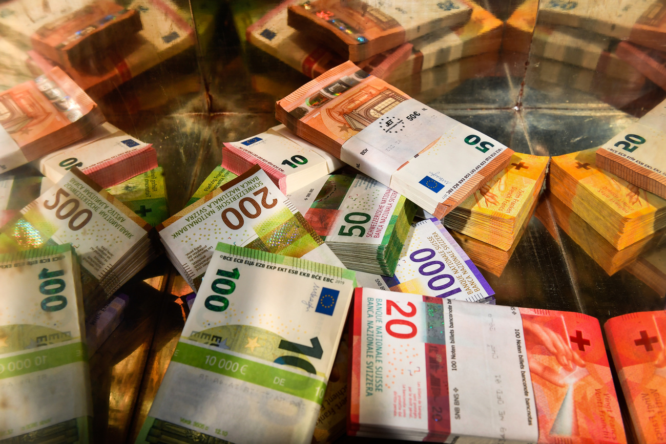 Strong franc ‘saved Switzerland from excessive inflation’