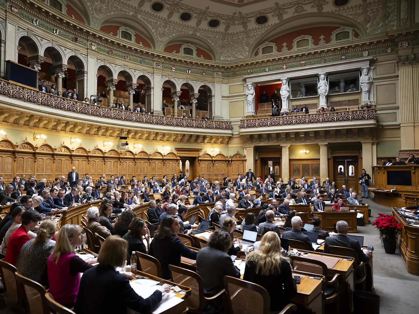 Swiss parliament approves 2025 budget