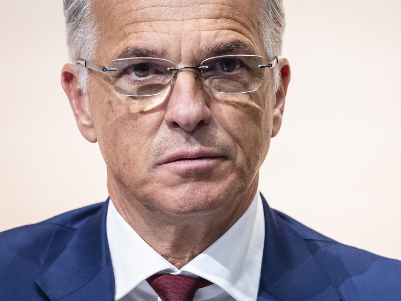 Swiss central bank resumes foreign currency buying spree