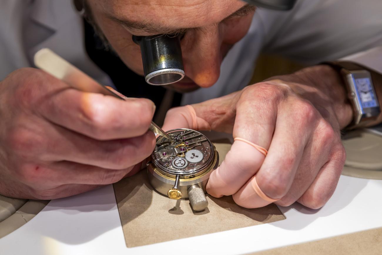 US and China to launch formal trade talks